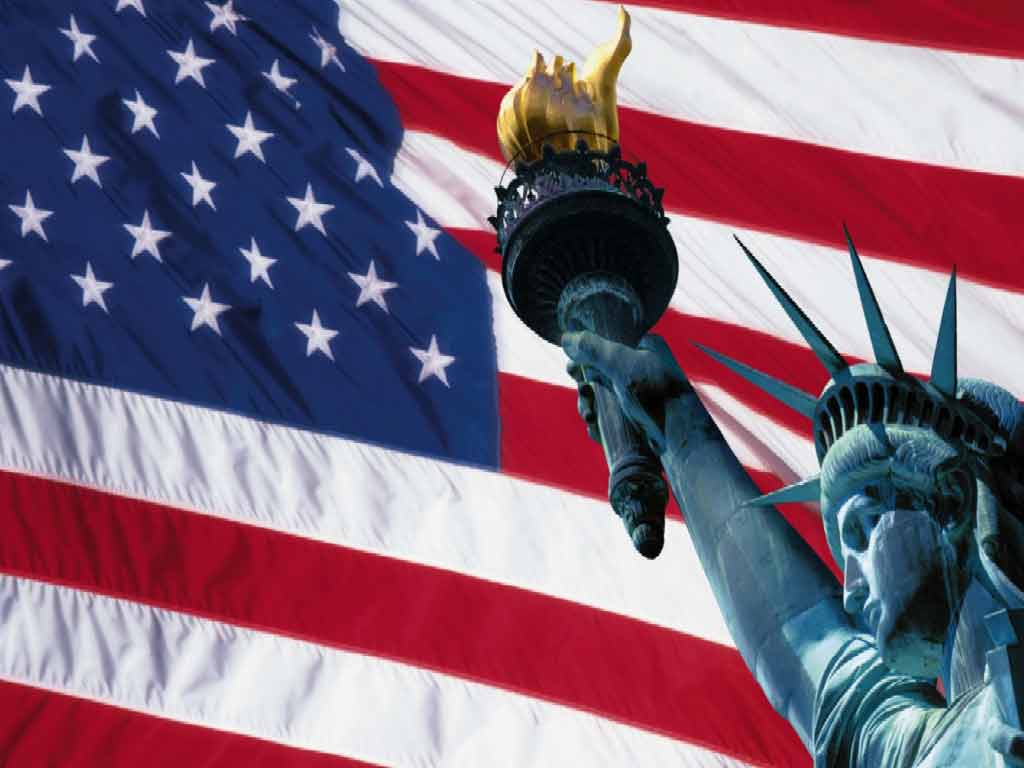 bandiera-americana-e-statua-della-libertà